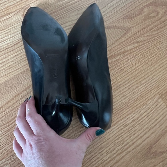 Cold Haan Low black heels size 8 - Picture 3 of 4